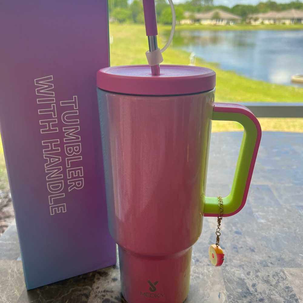New Meoky Pink and Green Tumbler with Handle